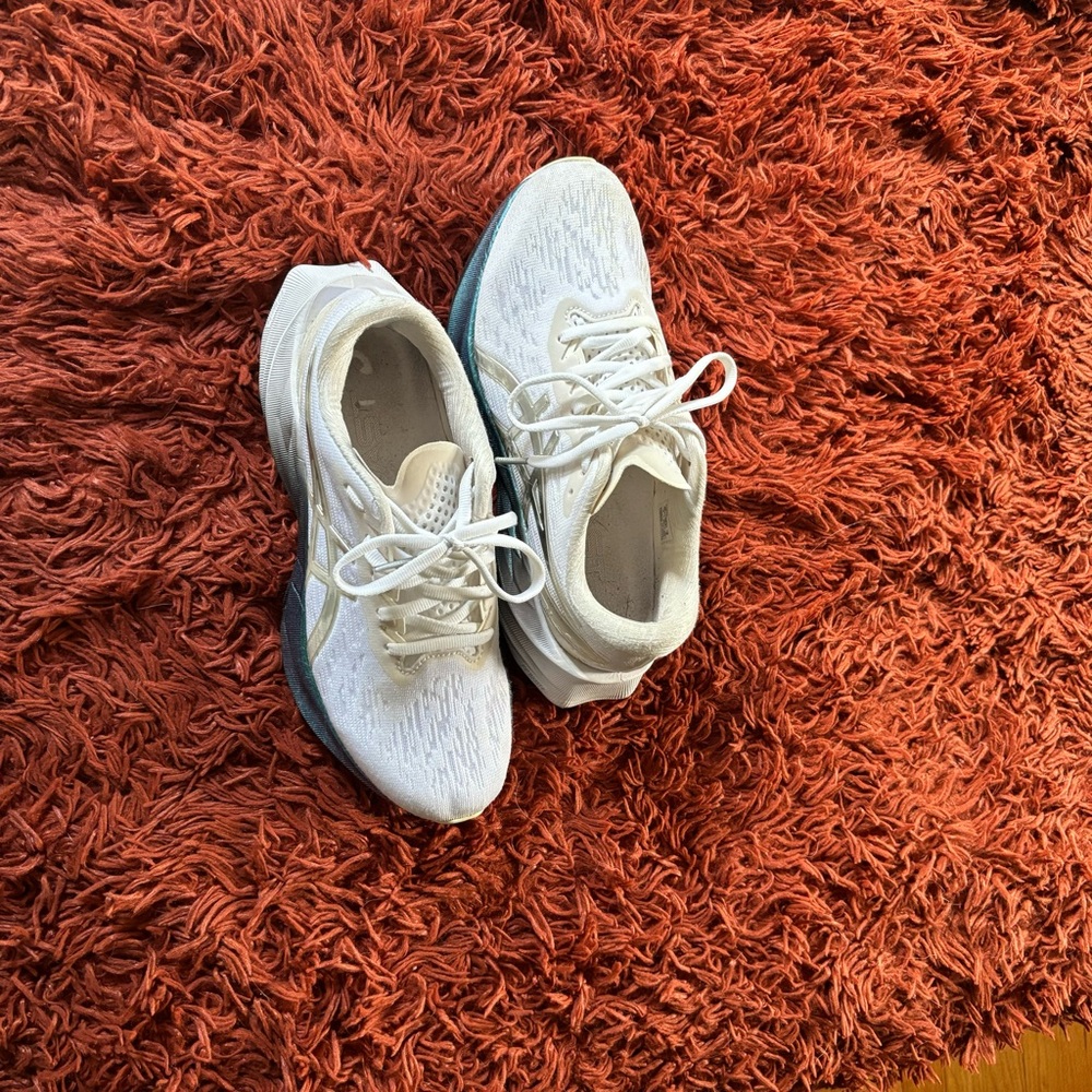 ASICS Novablast - Picture 4 of 7